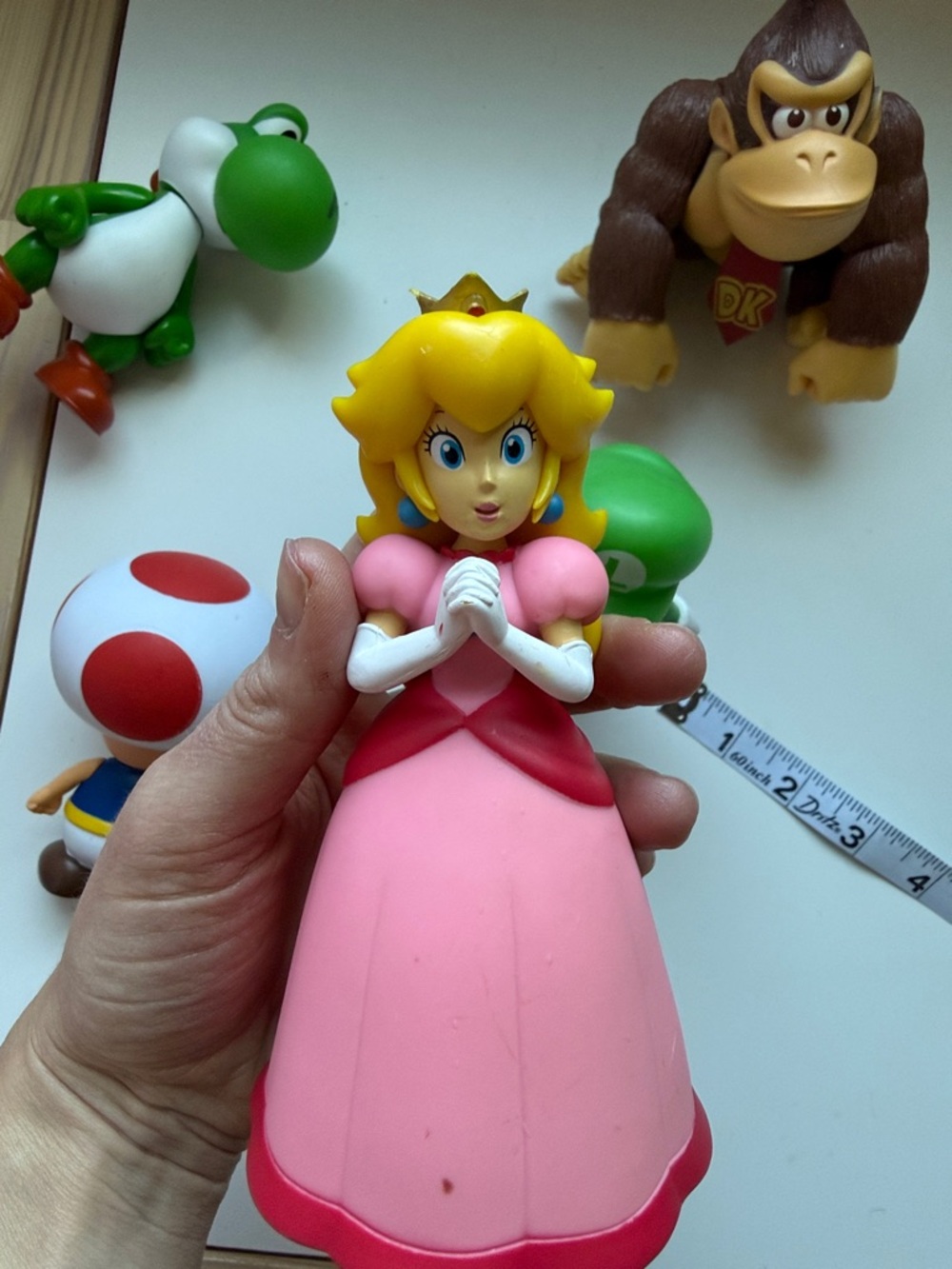 Mario bros figures. Peach, donkey Kong, toad, Luigi, yoshi. All 5-6 inches - Picture 5 of 7